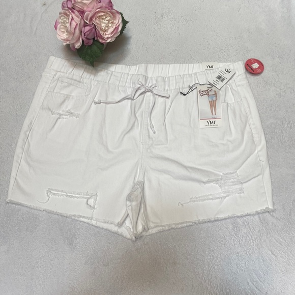 YMI Pants - YMI Dream Collection Size 3X Easy Fit White Shorts NWT